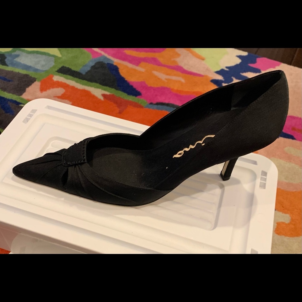 Nina dress heals black satin